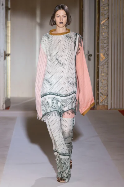 Look 2